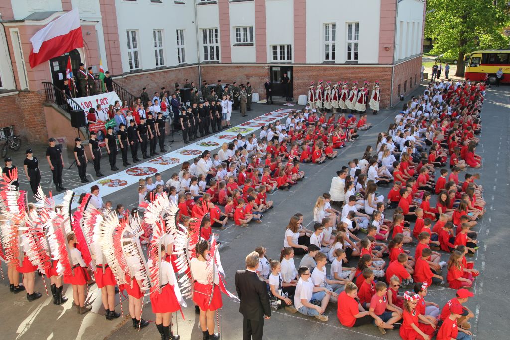 Ilustracja do informacji: Biało-czerwony Rzepin, czyli Narodowy Dzień Zwycięstwa.